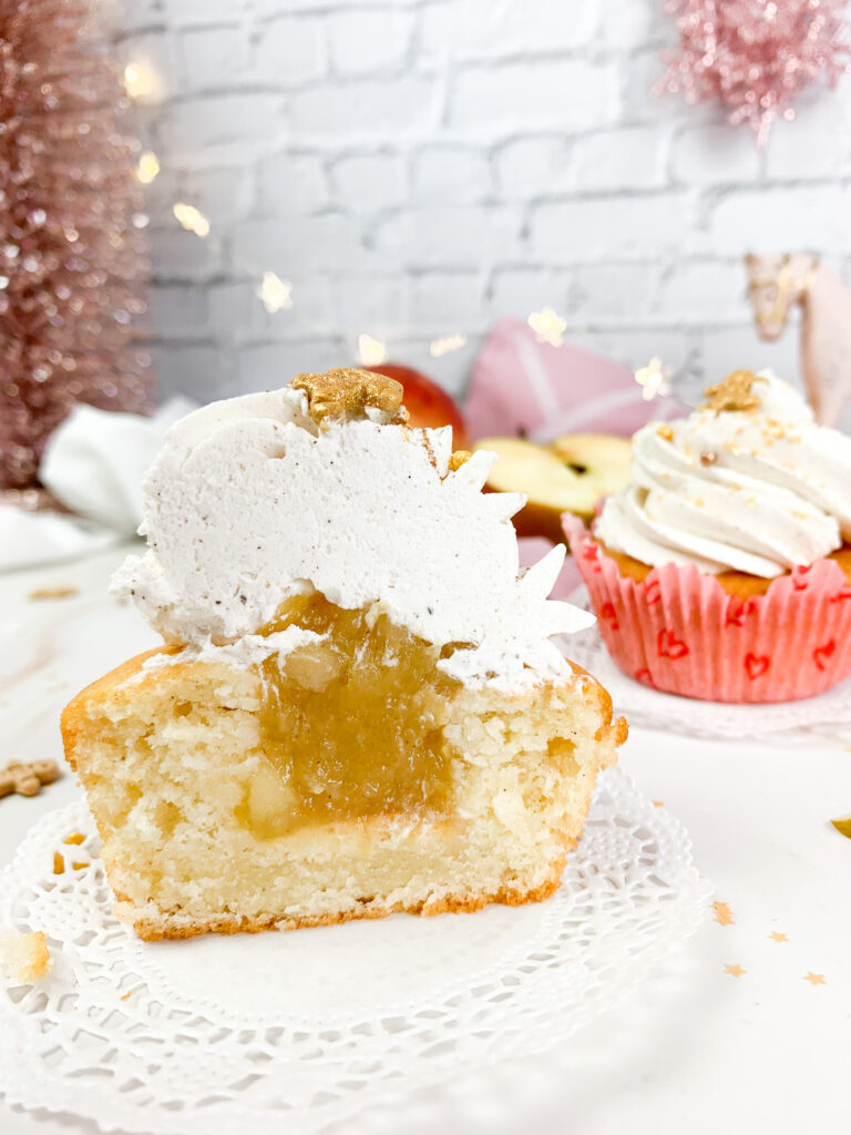 Das ist ein Bild von Apfel-Zimt-Cupcakes.