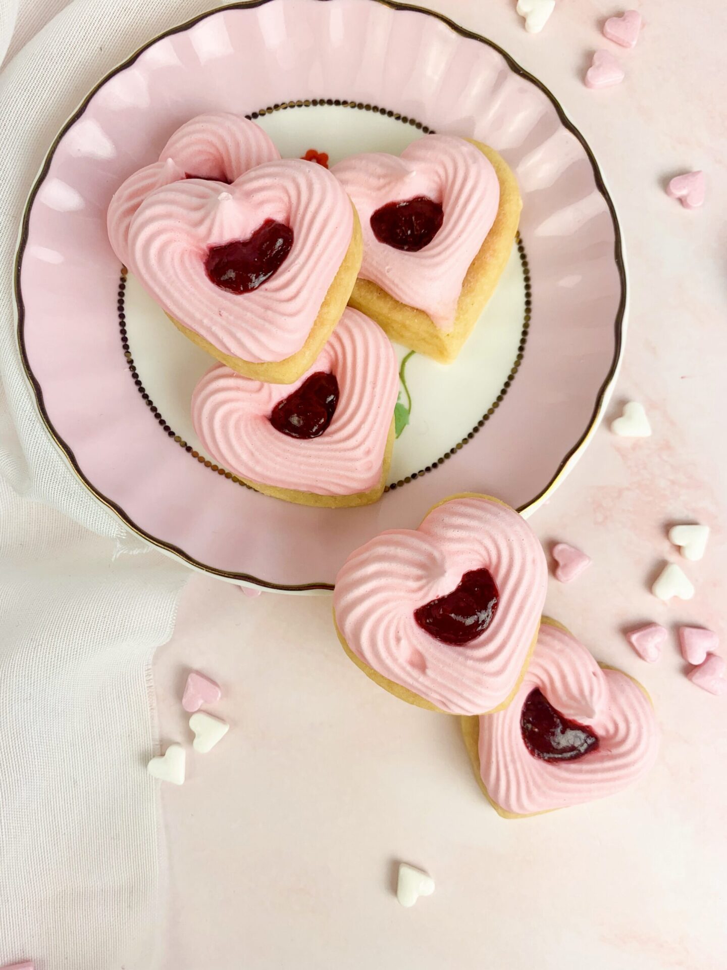 Herz-Plätzchen zum Valentinstag - Zauberhaft Backen