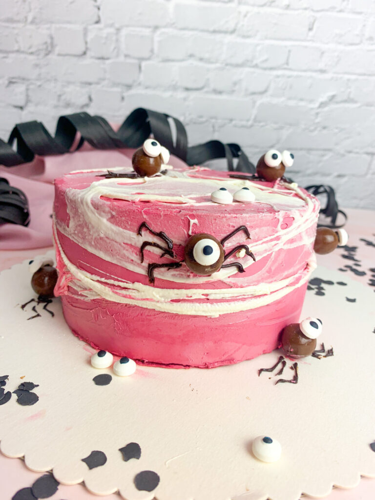 Kuchen mit Spinnen