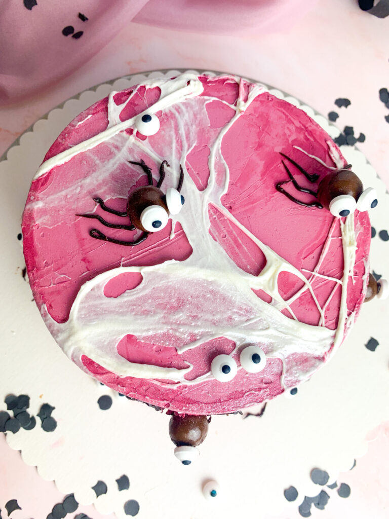 Kuchen mit Spinnen